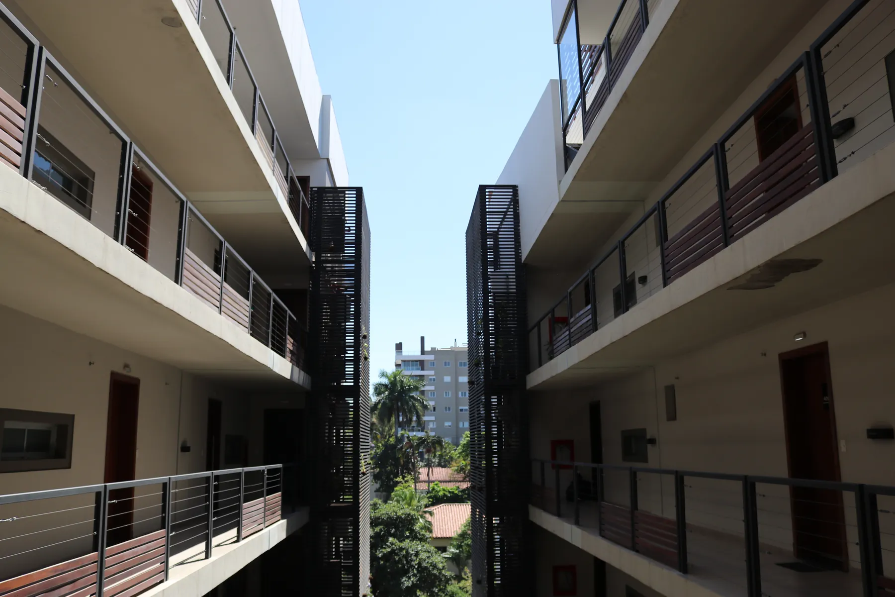 Buena vista de balcones internos